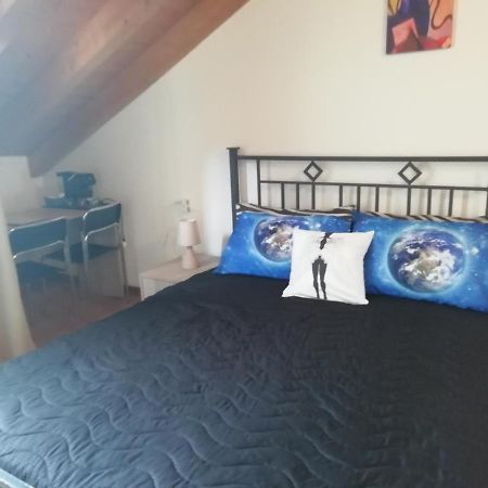 L'Angelo Apartment Omegna Bagian luar foto