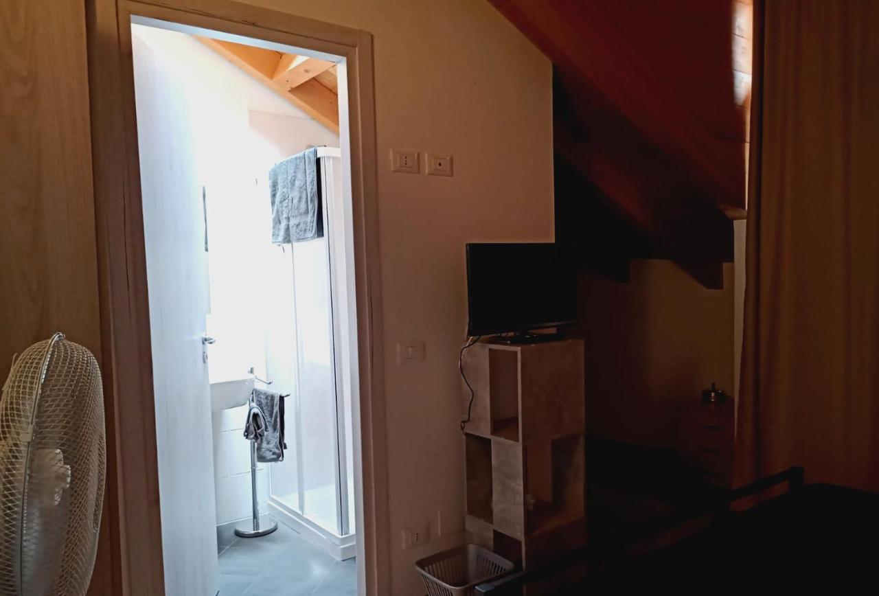 L'Angelo Apartment Omegna Bagian luar foto
